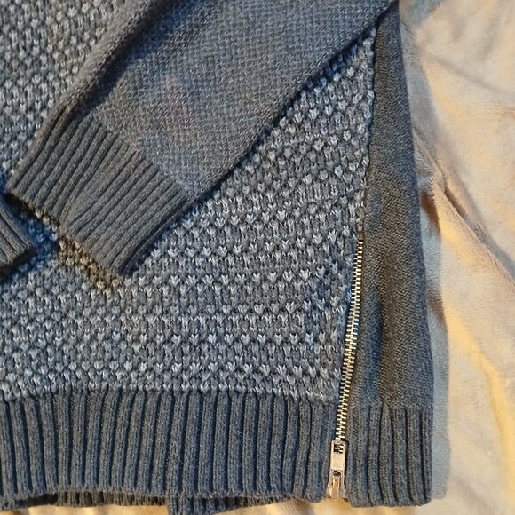 Banana Republic Factory Women's Long  Sleeved  Textured Sweater SZ S - Picture 3 of 7